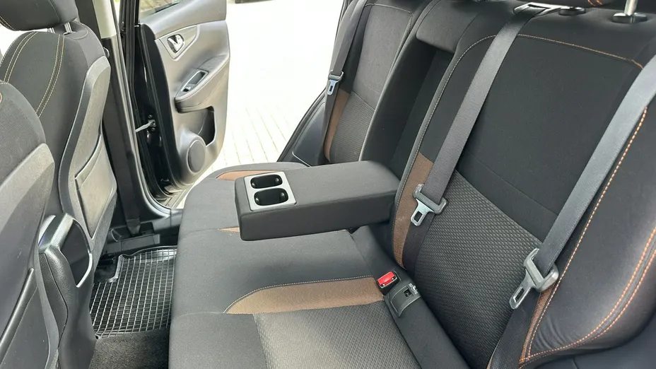 NISSAN Qashqai -