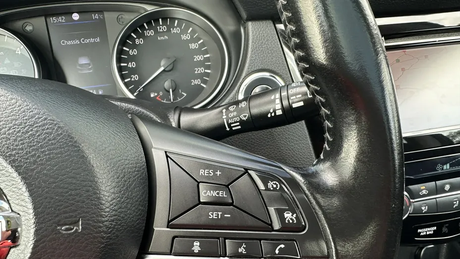 NISSAN Qashqai -
