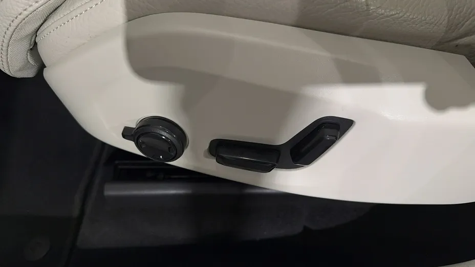VOLVO XC60 -