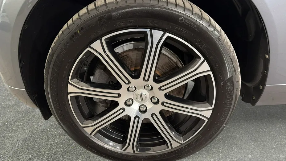 VOLVO XC60 -