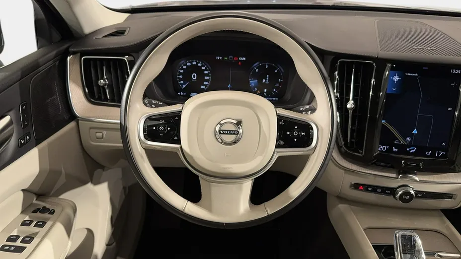 VOLVO XC60 -