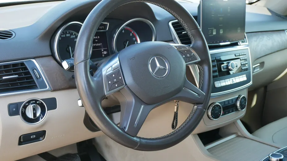 MERCEDES-BENZ ML -