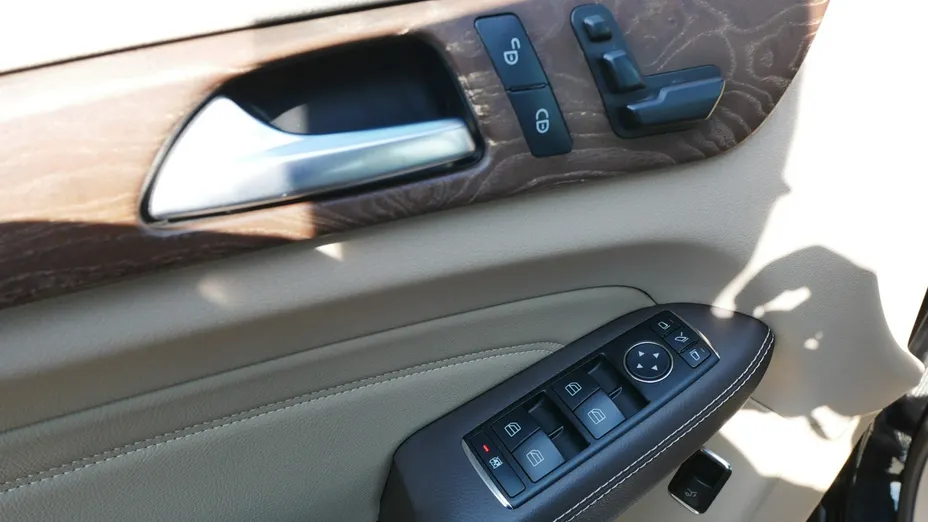MERCEDES-BENZ ML -