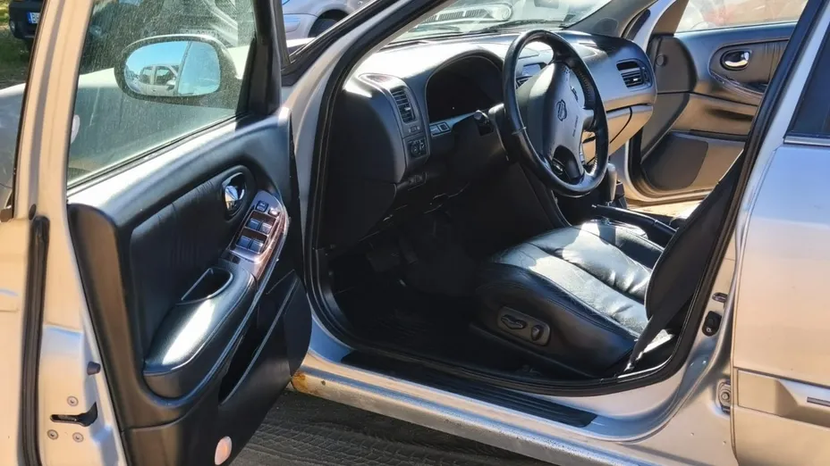 NISSAN Maxima -