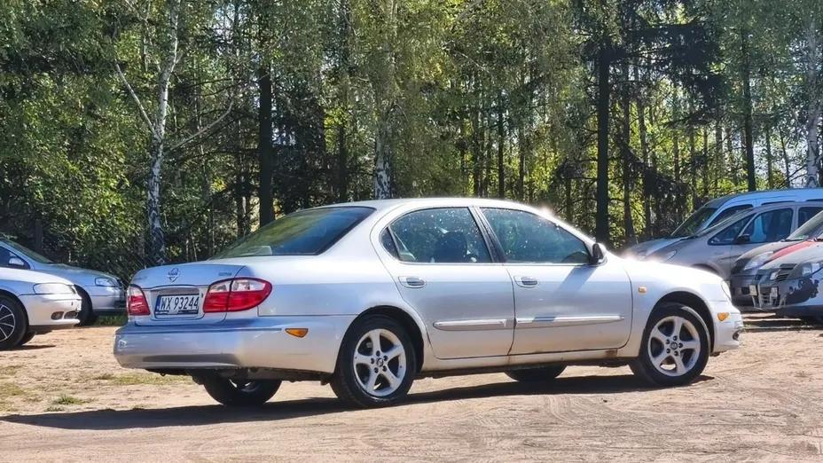 NISSAN Maxima -