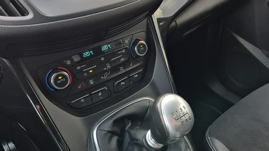 FORD Kuga -