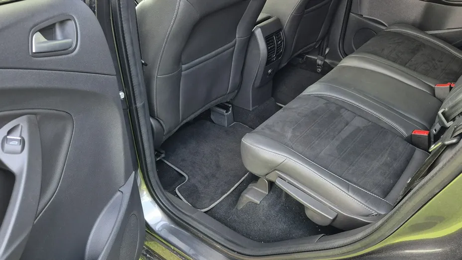 FORD Kuga -