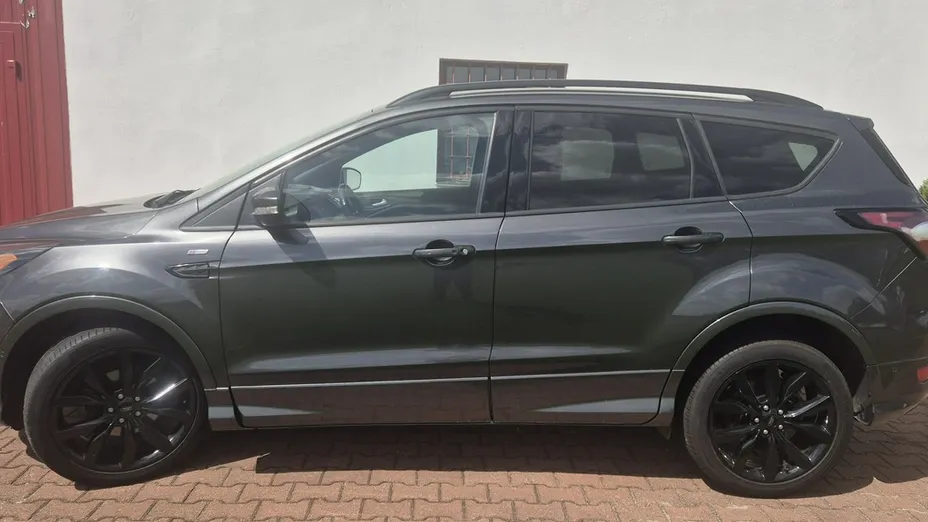 FORD Kuga -