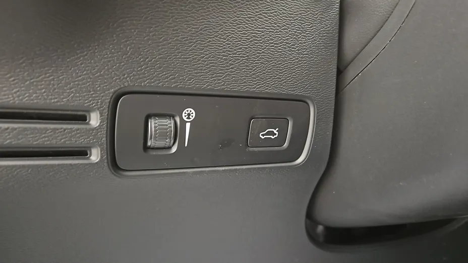 VOLVO XC40 -