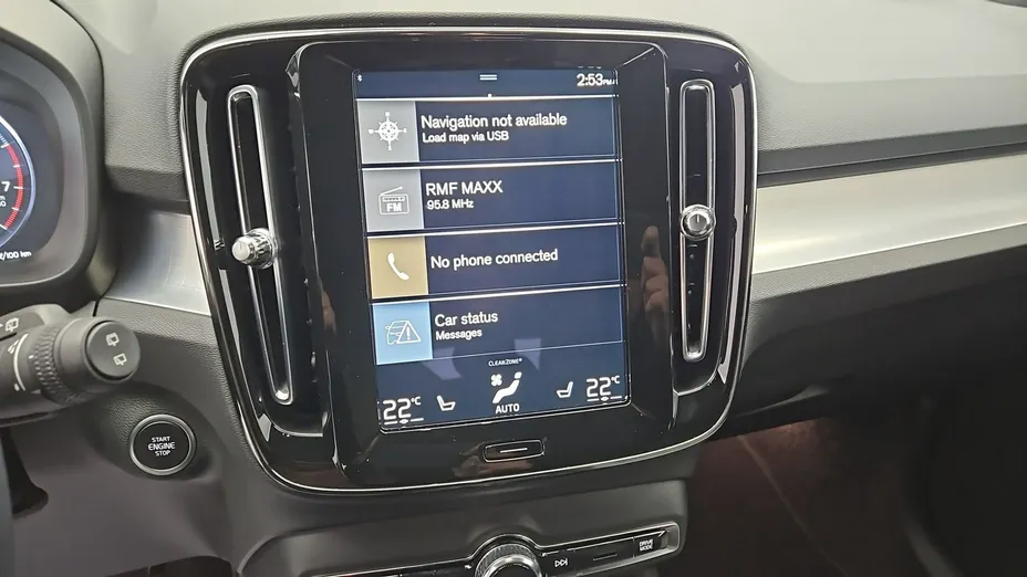 VOLVO XC40 -