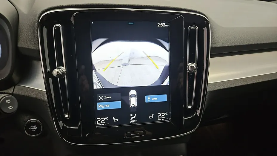 VOLVO XC40 -