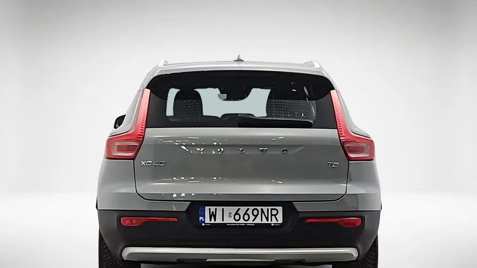 VOLVO XC40 -