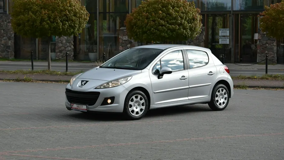 PEUGEOT 207 -