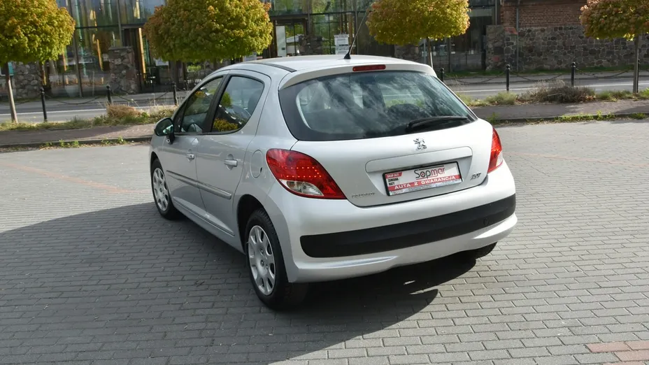 PEUGEOT 207 -