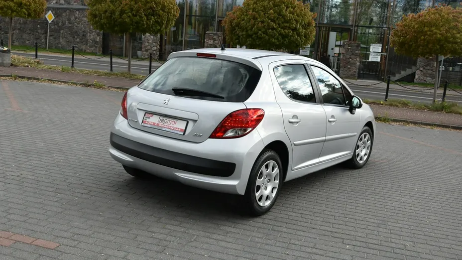 PEUGEOT 207 -