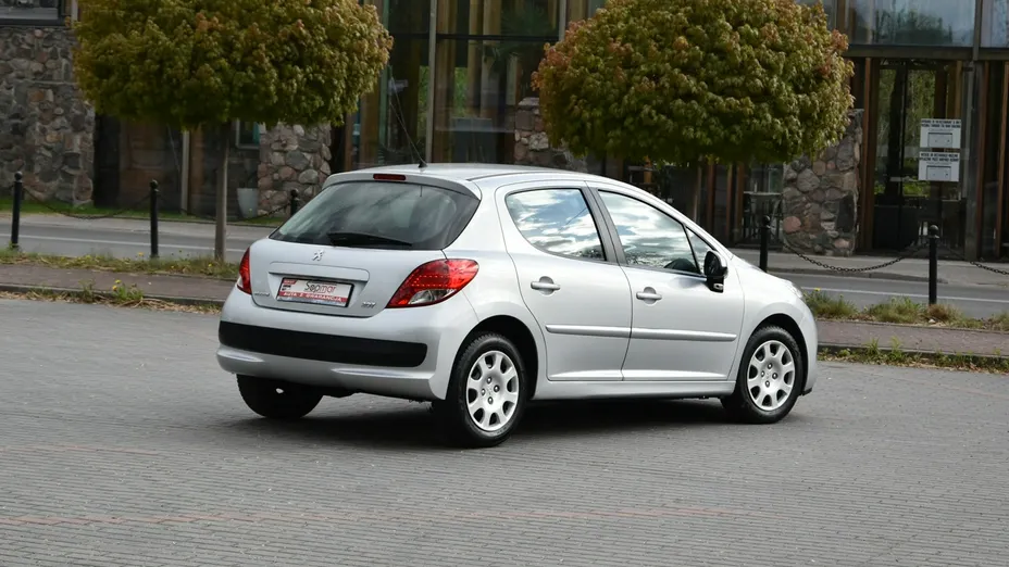 PEUGEOT 207 -