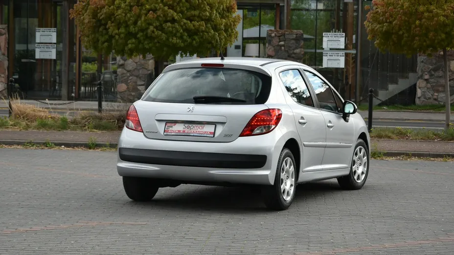 PEUGEOT 207 -