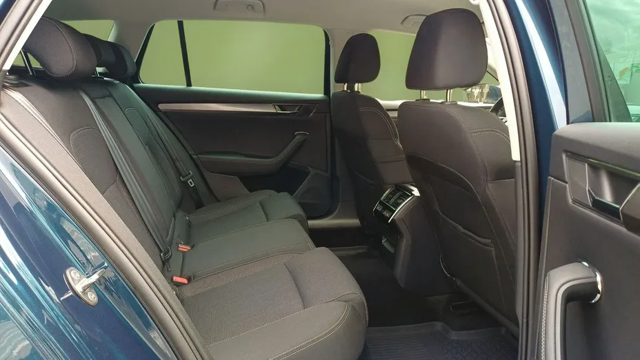 SKODA Superb -