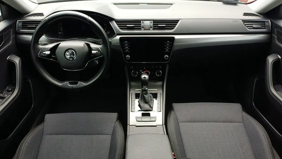 SKODA Superb -