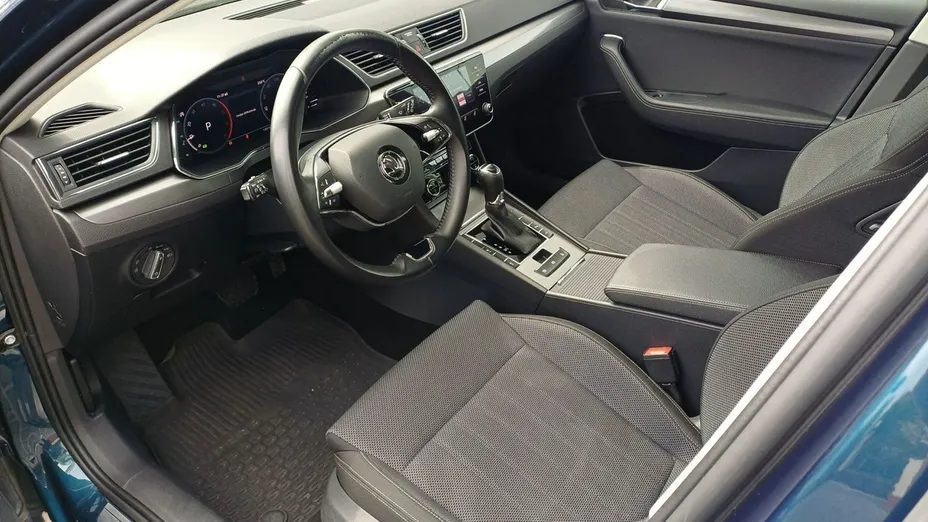 SKODA Superb -