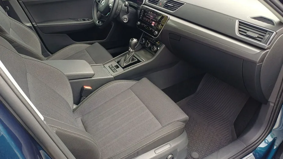 SKODA Superb -