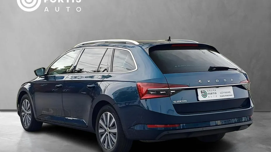 SKODA Superb -