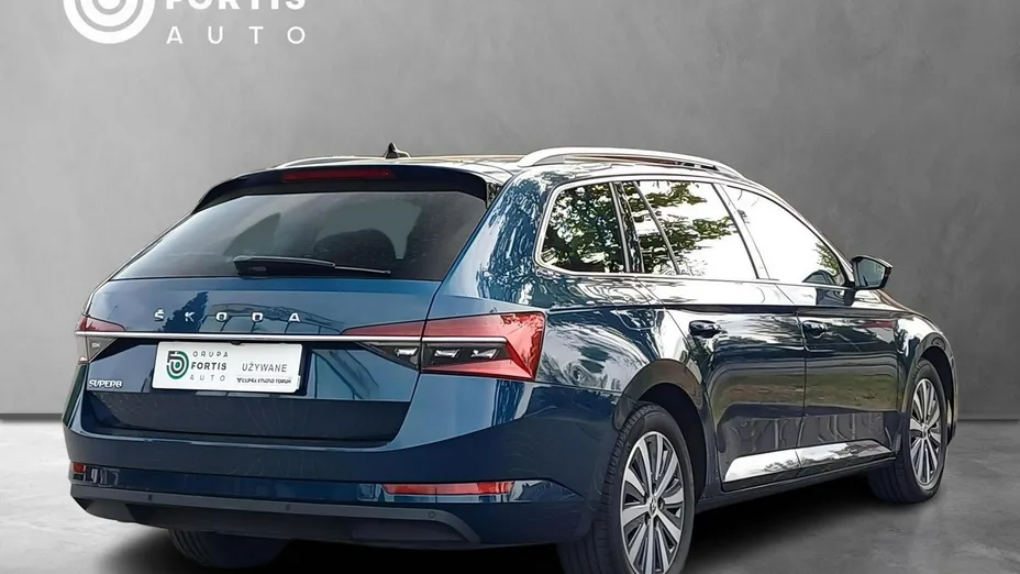 SKODA Superb -