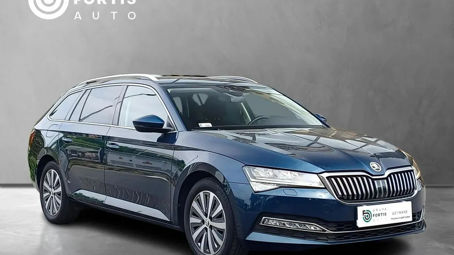 SKODA Superb -