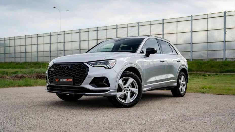 AUDI Q3 -