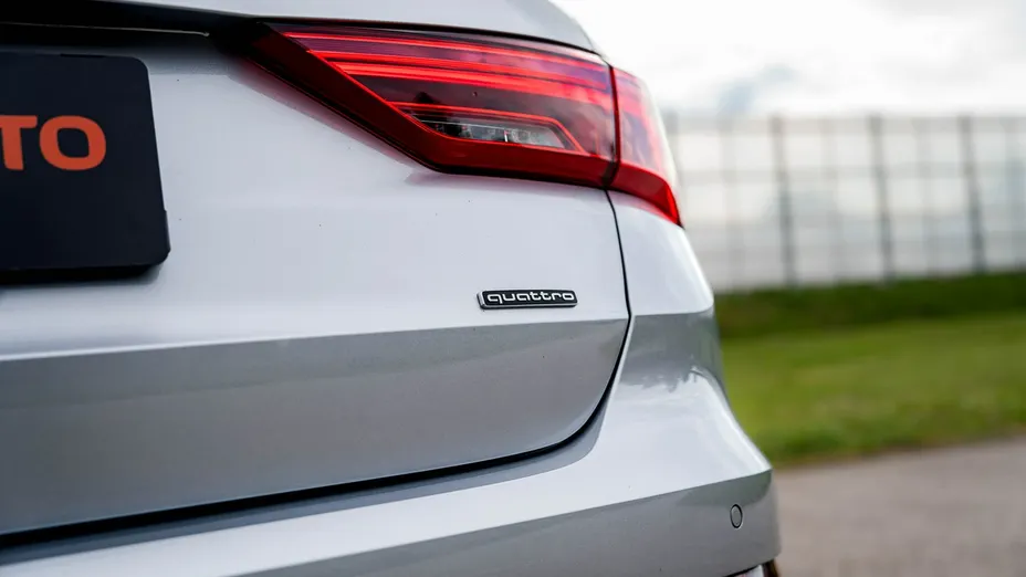 AUDI Q3 -