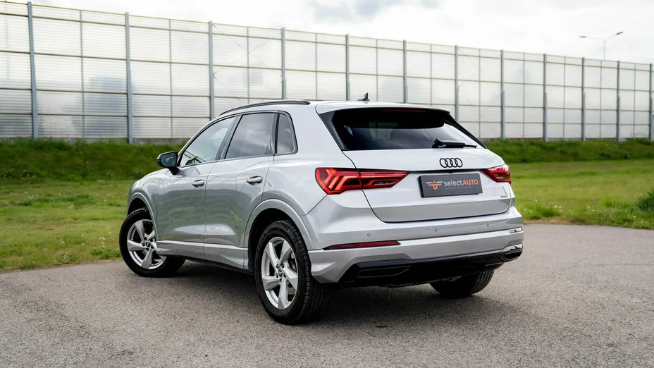 AUDI Q3 -