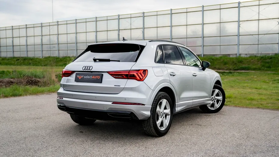 AUDI Q3 -