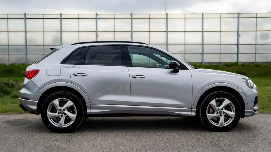 AUDI Q3 -
