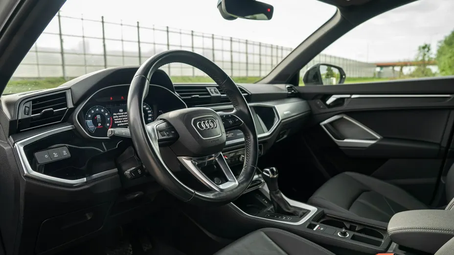 AUDI Q3 -