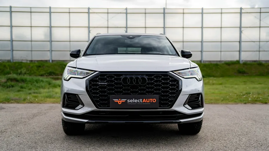 AUDI Q3 -