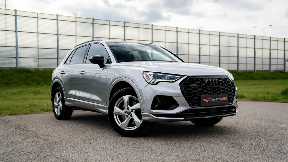 AUDI Q3 -