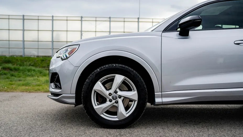 AUDI Q3 -