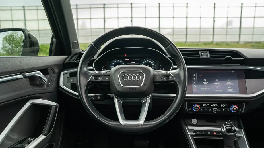 AUDI Q3 -