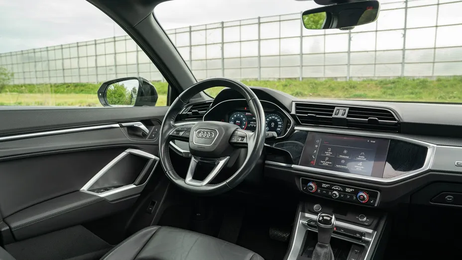 AUDI Q3 -