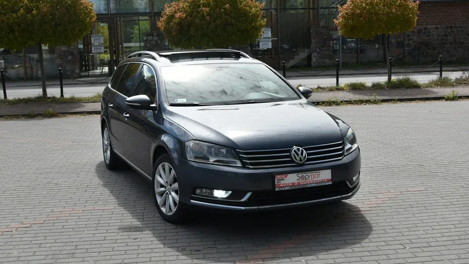 VOLKSWAGEN Passat -