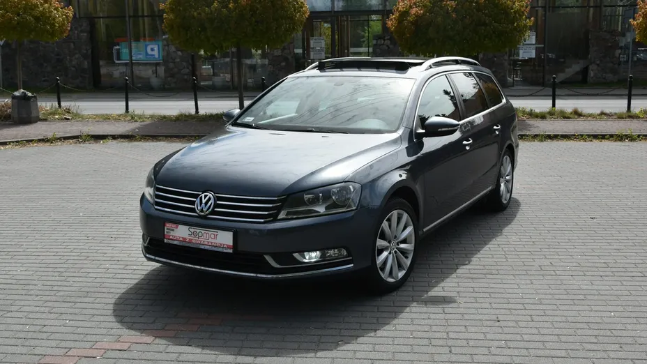 VOLKSWAGEN Passat -