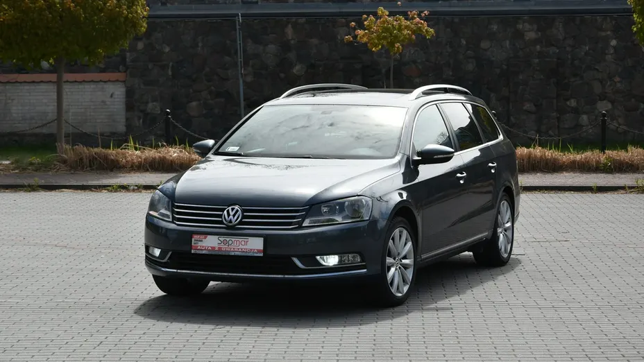 VOLKSWAGEN Passat -
