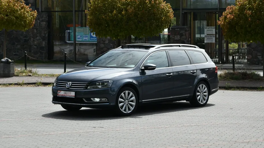 VOLKSWAGEN Passat -