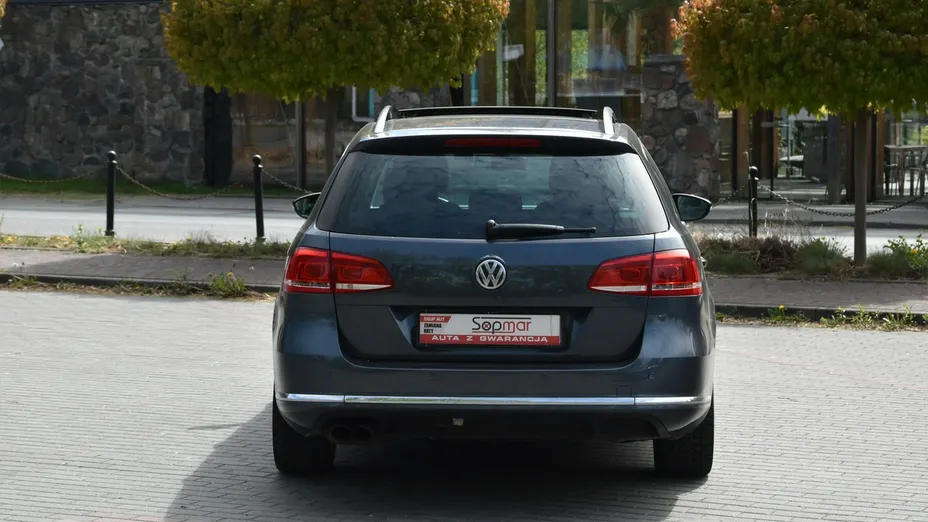 VOLKSWAGEN Passat -