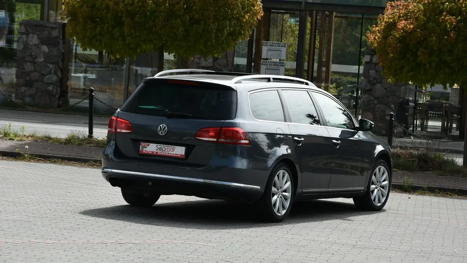 VOLKSWAGEN Passat -