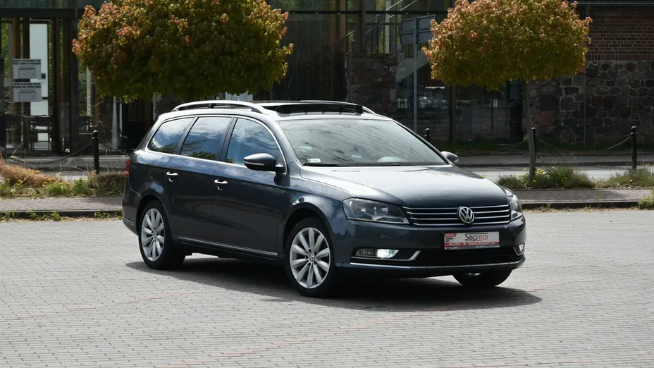 VOLKSWAGEN Passat -