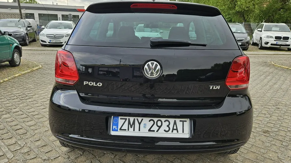 VOLKSWAGEN Polo -
