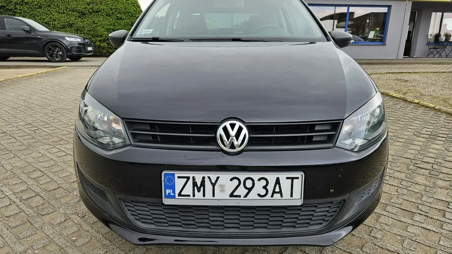VOLKSWAGEN Polo -