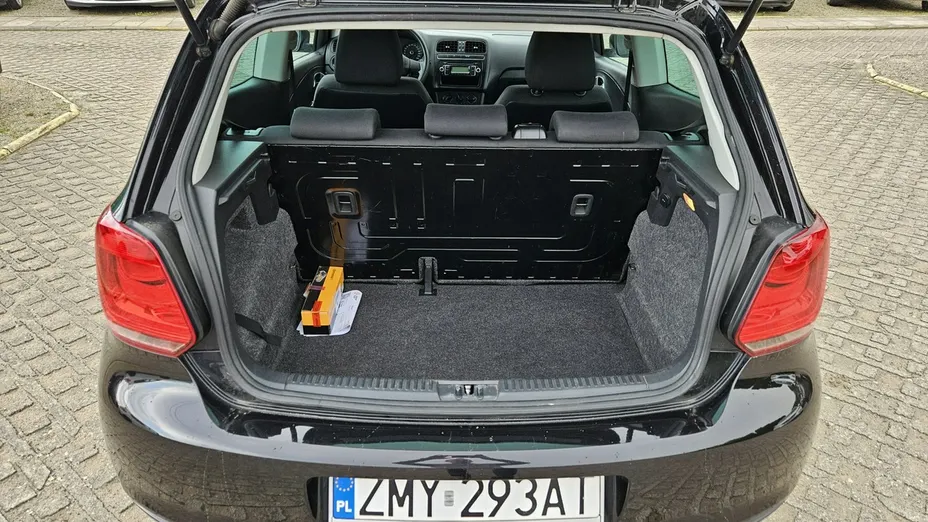 VOLKSWAGEN Polo -