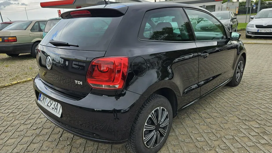 VOLKSWAGEN Polo -